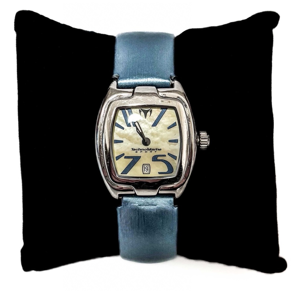 Rare - TechnoMarine Mother of Pearl Face & Teal Blue Leather Strap Watch RSQL01